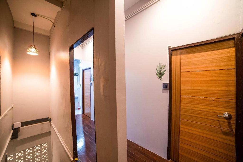 Oyo 480 Lemon Siam Hostel Бангкок Экстерьер фото