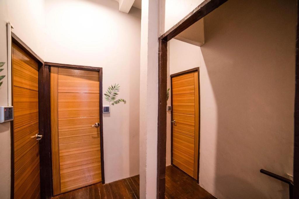 Oyo 480 Lemon Siam Hostel Бангкок Экстерьер фото