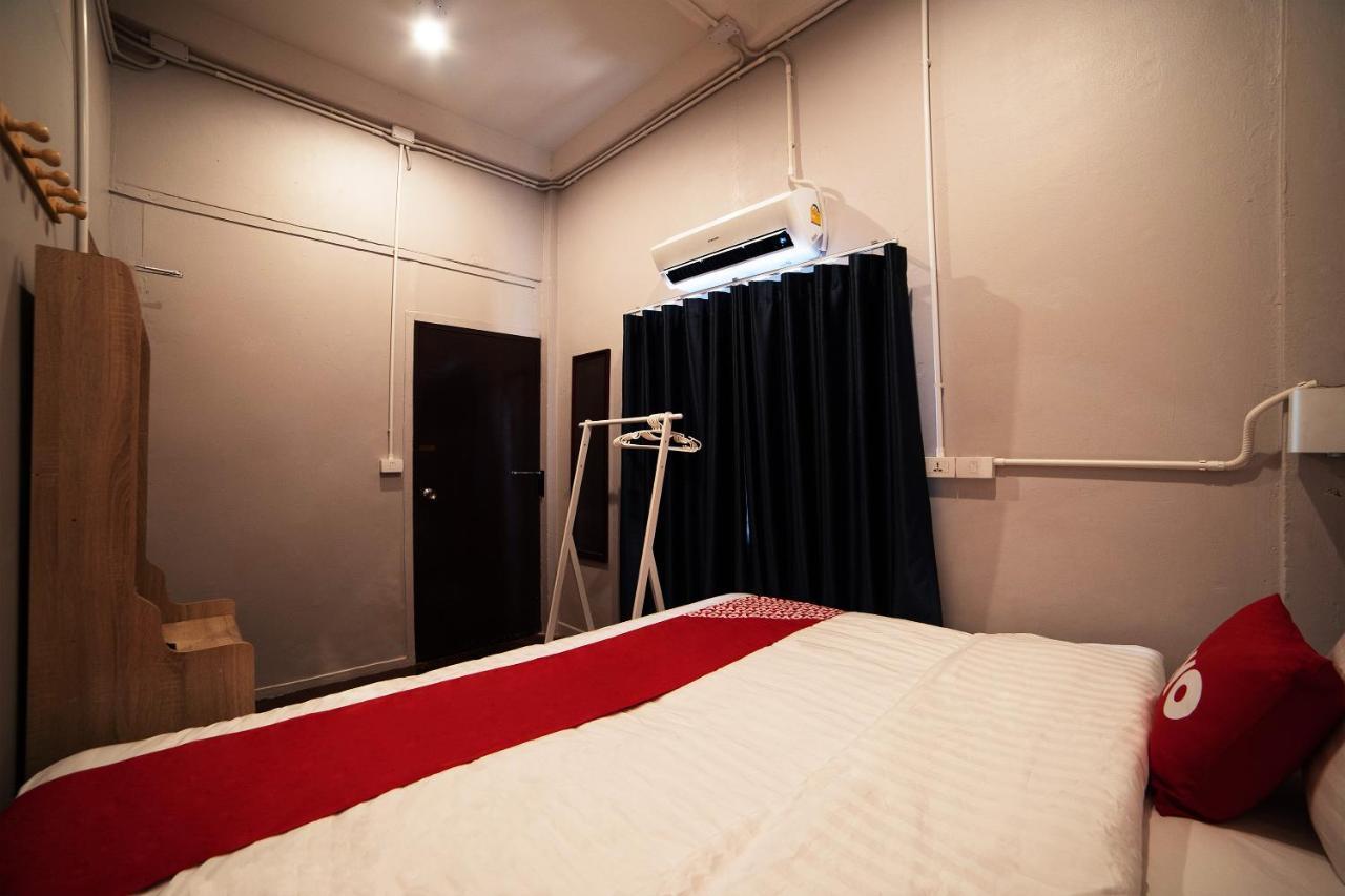 Oyo 480 Lemon Siam Hostel Бангкок Экстерьер фото