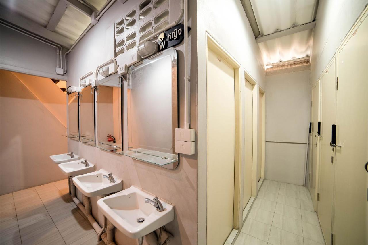 Oyo 480 Lemon Siam Hostel Бангкок Экстерьер фото